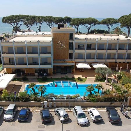 Hotel Albatros Terracine Extérieur photo