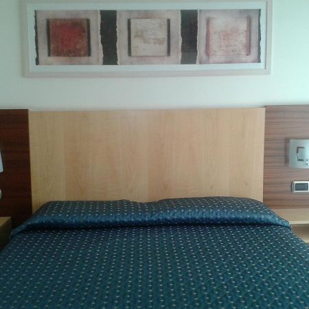 Hotel Albatros Terracine Chambre photo