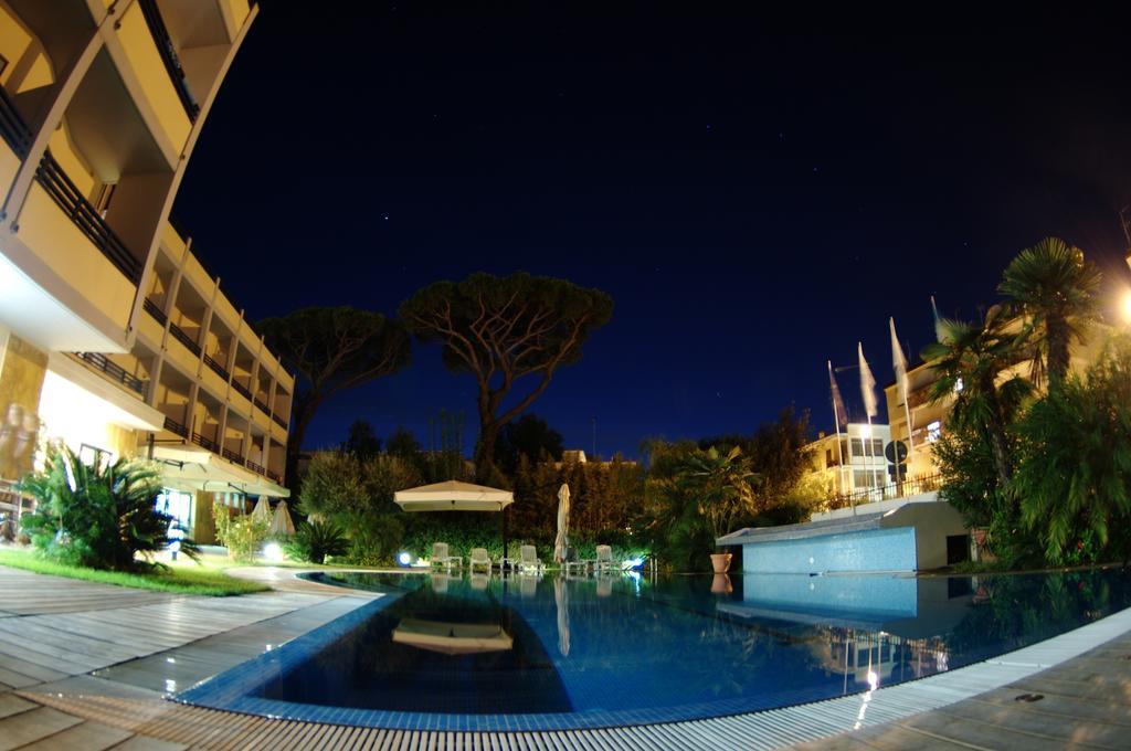 Hotel Albatros Terracine Extérieur photo
