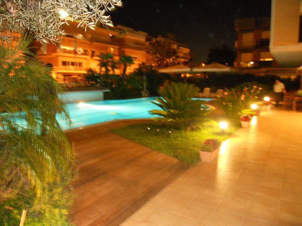Hotel Albatros Terracine Extérieur photo
