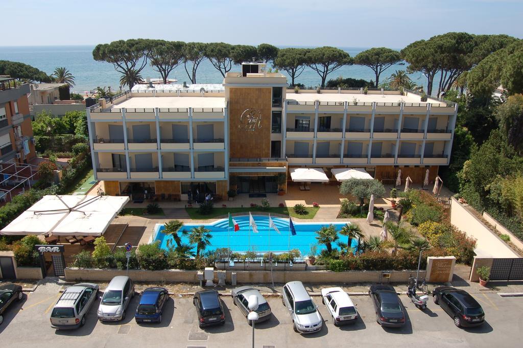Hotel Albatros Terracine Extérieur photo