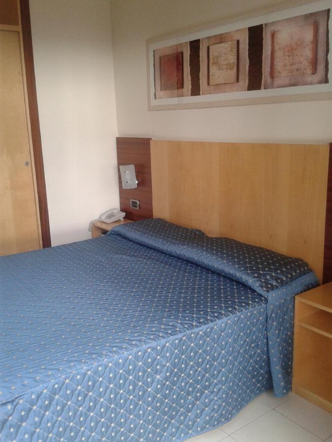 Hotel Albatros Terracine Chambre photo